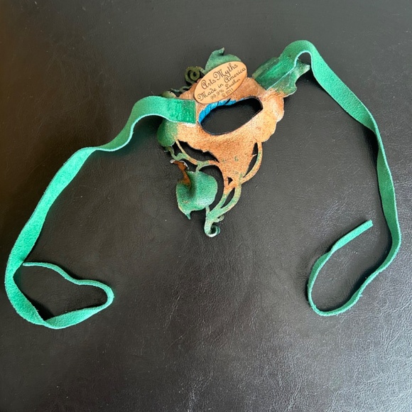 Arts & Myths Artisan Created Leather Flower Masquerade Mask - Picture 3 of 8